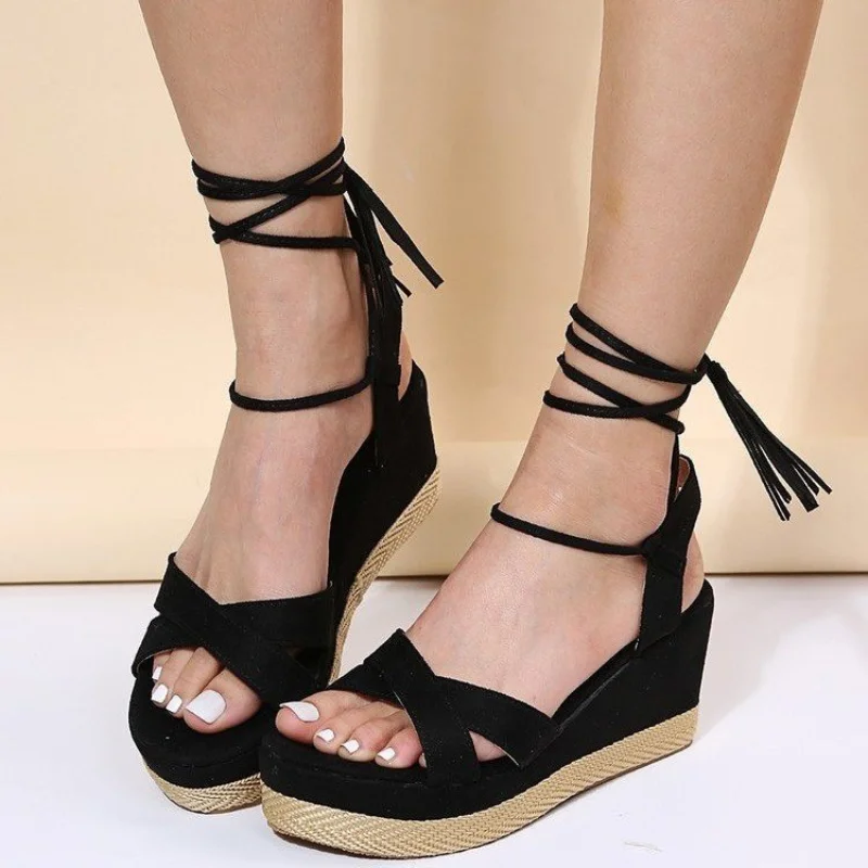 Luxury Chain Fur Women High Heels Shoes Designer Brand Chunky Sandals Summer 2023 New Sexy Pumps Ladies Wedding Heels
Luxury Chain Fur Women High Heels Shoes Designer Brand Chunky Sandals Summer 2023 New Sexy Pumps Ladies Wedding Heels