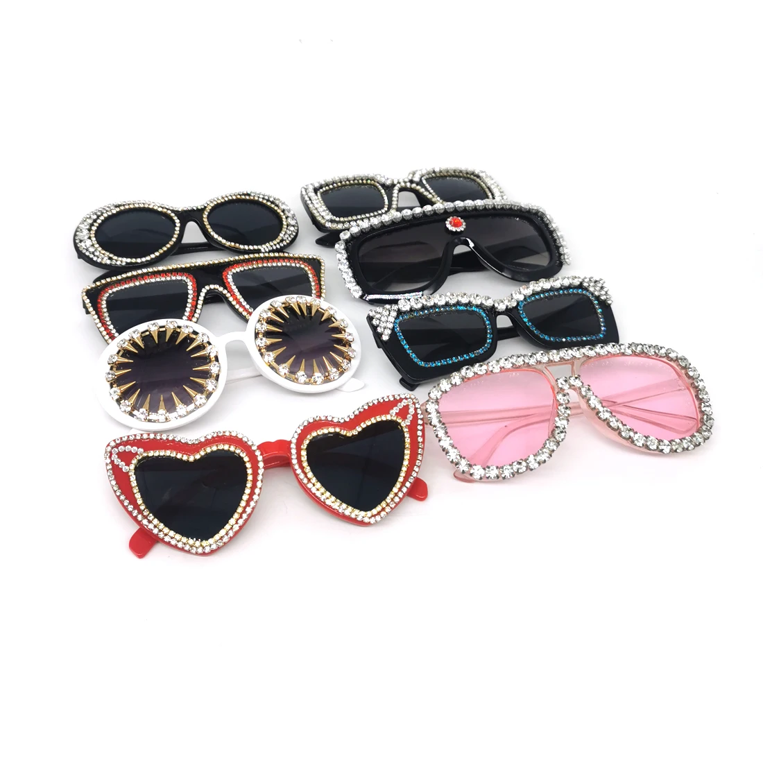 ZAOLIHU Diamond Cat Eye Women Sunglasses Red Heart Crytal Lady Eyewear Gorgeous Adult Rhinestone Sun Glasses UV400 Shades Gafas
ZAOLIHU Diamond Cat Eye Women Sunglasses Red Heart Crytal Lady Eyewear Gorgeous Adult Rhinestone Sun Glasses UV400 Shades Gafas