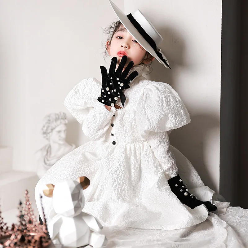2022 new White Kids Dresses autumn Girls Princess dress Bubble sleeve bow Retro Girls Dress Children Pageant Gown Baby dress
2022 new White Kids Dresses autumn Girls Princess dress Bubble sleeve bow Retro Girls Dress Children Pageant Gown Baby dress