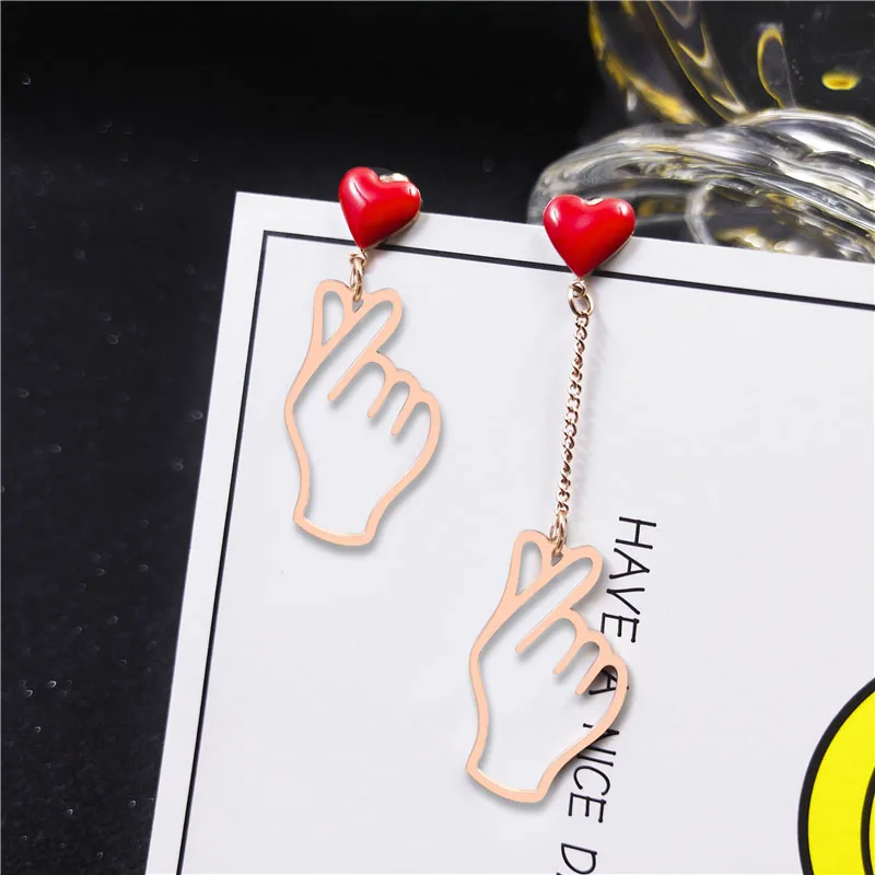 Asymmetric Red Heart Dangle Earrinsg for Women Hollow Metal Hand Pendants Unusual Earrings Sweet Long Hanging Earrings pendiente
Asymmetric Red Heart Dangle Earrinsg for Women Hollow Metal Hand Pendants Unusual Earrings Sweet Long Hanging Earrings pendiente