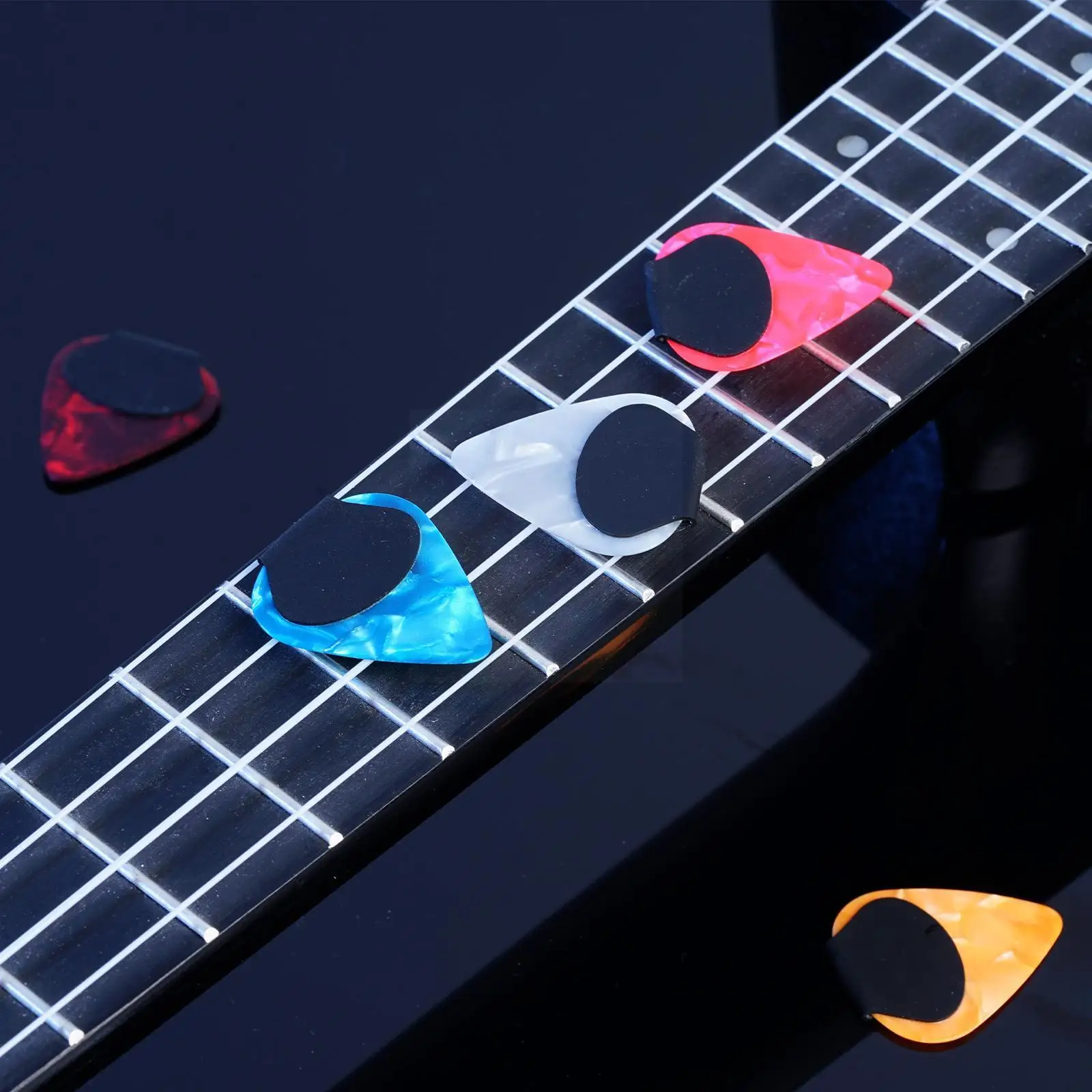30mm Guitar Pick Grips Non Sticky Silicone Guitar Pick Random Washable Holder Adhesive Self Color Grips A8O7
30mm Guitar Pick Grips Non Sticky Silicone Guitar Pick Random Washable Holder Adhesive Self Color Grips A8O7