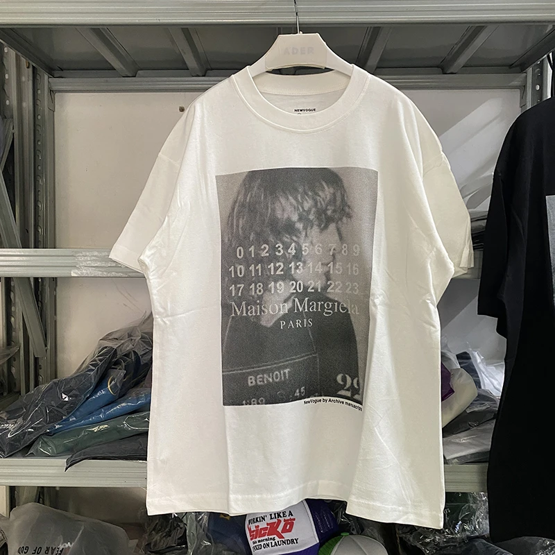 

Long Hair Male Portrait Digit Print MM6 Margiela T-Shirts Men Women Cultural Archives Photo Logo Graphic Anime Short Sleeve y2k