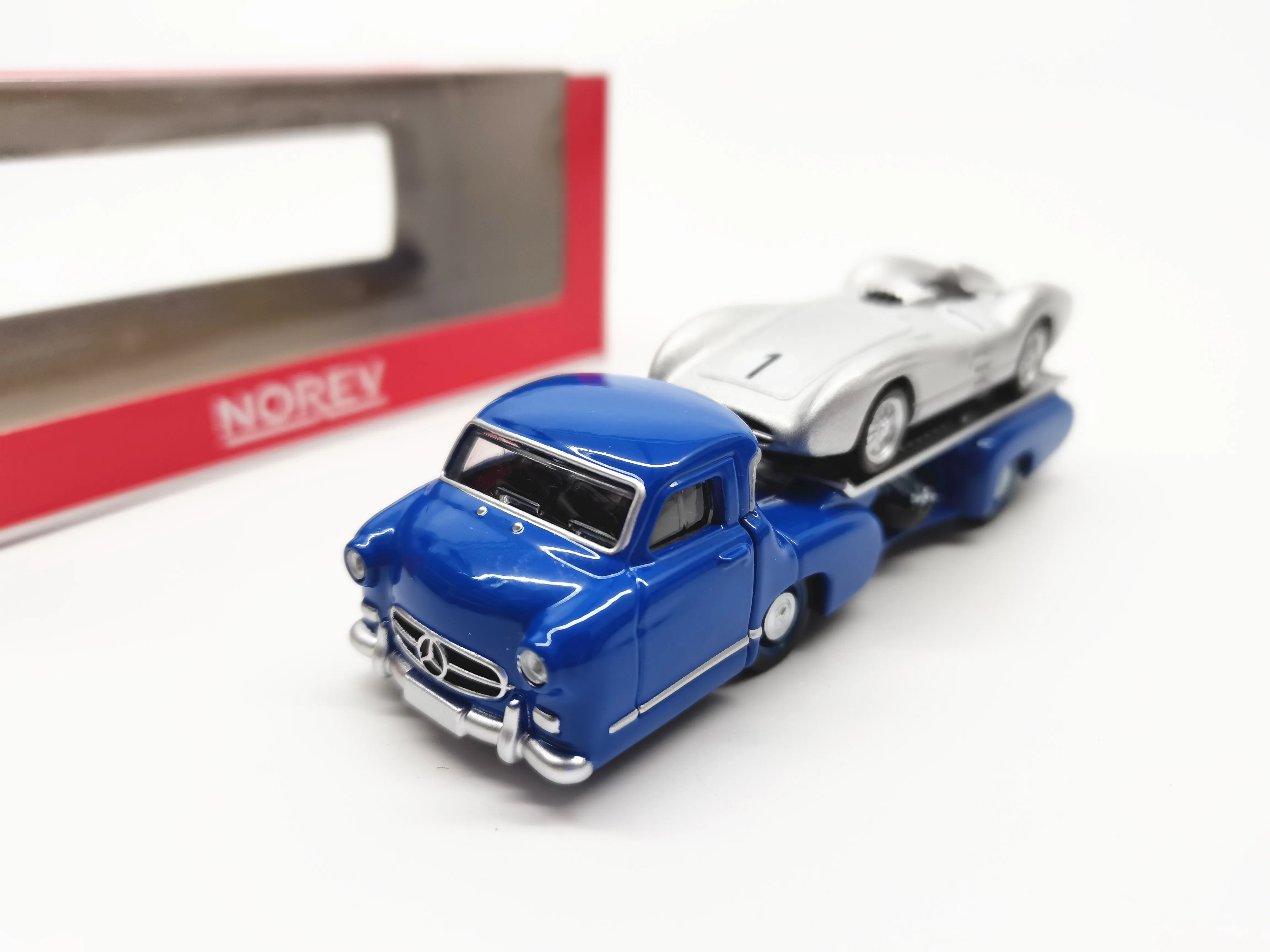 NOREV 1/64 MB W196 RStromlinie
NOREV 1/64 MB W196 RStromlinie