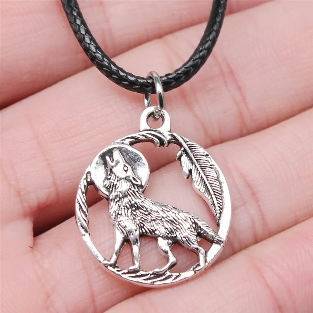 Dropshipping 2 Colors 22x22mm Moon Wolf Pendant Faux Black Leather Rope Chain Necklace
Dropshipping 2 Colors 22x22mm Moon Wolf Pendant Faux Black Leather Rope Chain Necklace