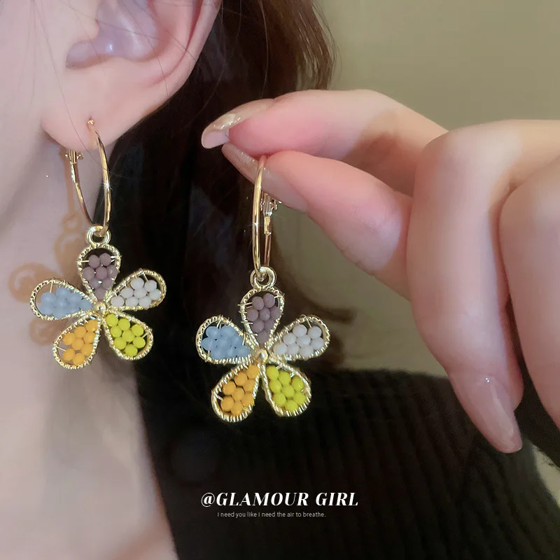 2023 Korean Fashion Colorful Beads Flower Hoop Earrings for Women Girls Trendy Sweet Causal Party Earrings Cute Jewelry Gift
2023 Korean Fashion Colorful Beads Flower Hoop Earrings for Women Girls Trendy Sweet Causal Party Earrings Cute Jewelry Gift