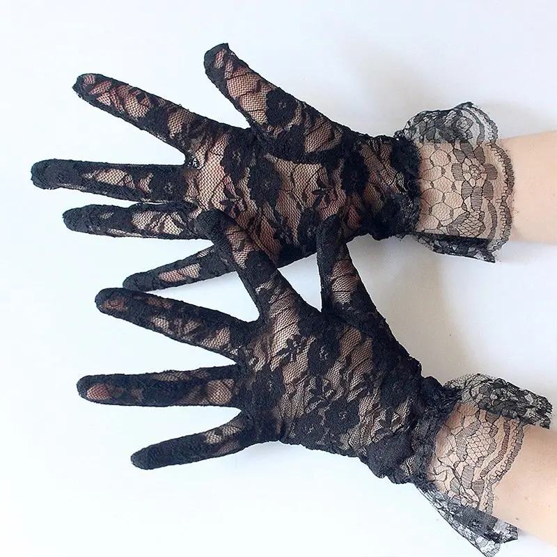 1 Pair Black Lace Sexy Floral Gloves Women Fashion Mittens Bride Wedding Party Sun Protection Wrist Length Driving Thin Gloves
1 Pair Black Lace Sexy Floral Gloves Women Fashion Mittens Bride Wedding Party Sun Protection Wrist Length Driving Thin Gloves