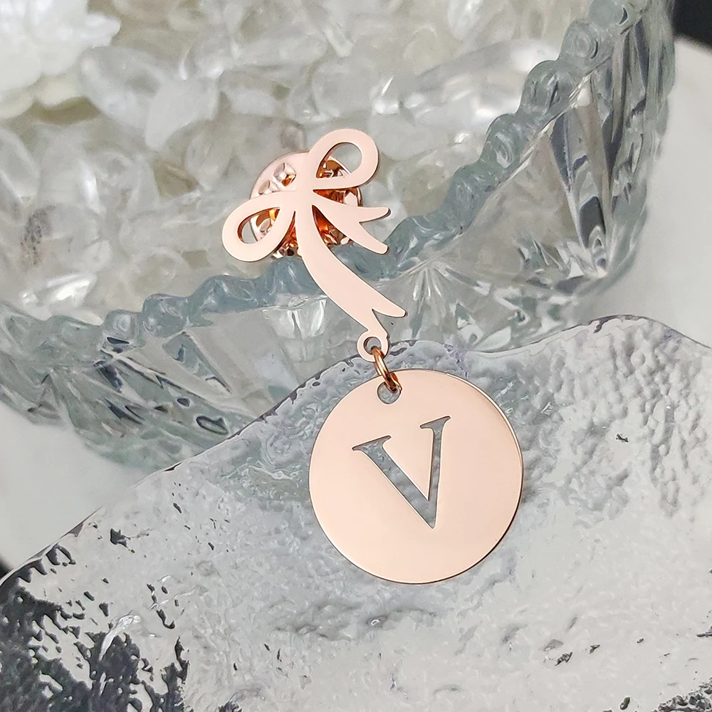 Exquisite Engraved English Letters Brooches Bowknot Button Pins Base for Women Men Luxury Design Suit Clothing Pin Jewelry Gifts
Exquisite Engraved English Letters Brooches Bowknot Button Pins Base for Women Men Luxury Design Suit Clothing Pin Jewelry Gifts