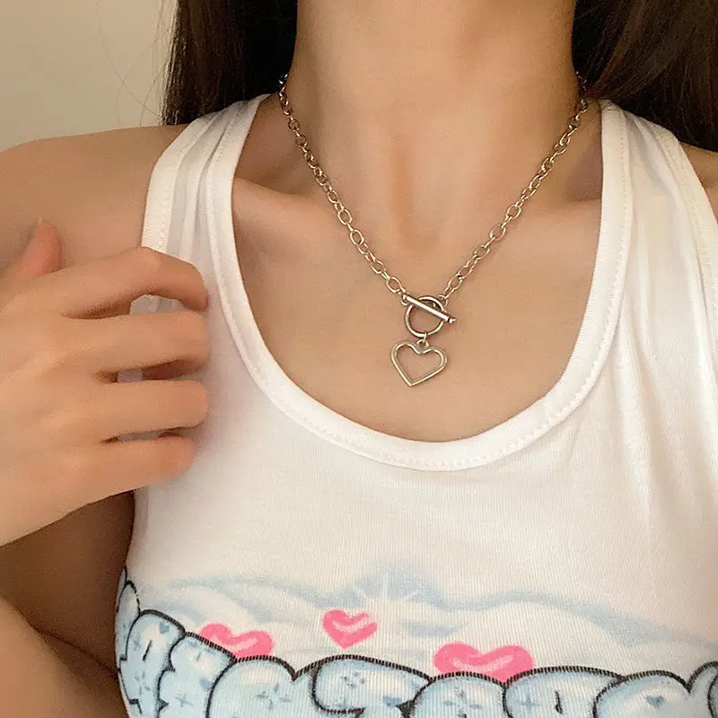 Stainless Steel Heart Pendant Choker Necklaces for Women Metal Texture Thick Chain Necklace Vintage Jewelry Accessories Collares
Stainless Steel Heart Pendant Choker Necklaces for Women Metal Texture Thick Chain Necklace Vintage Jewelry Accessories Collares