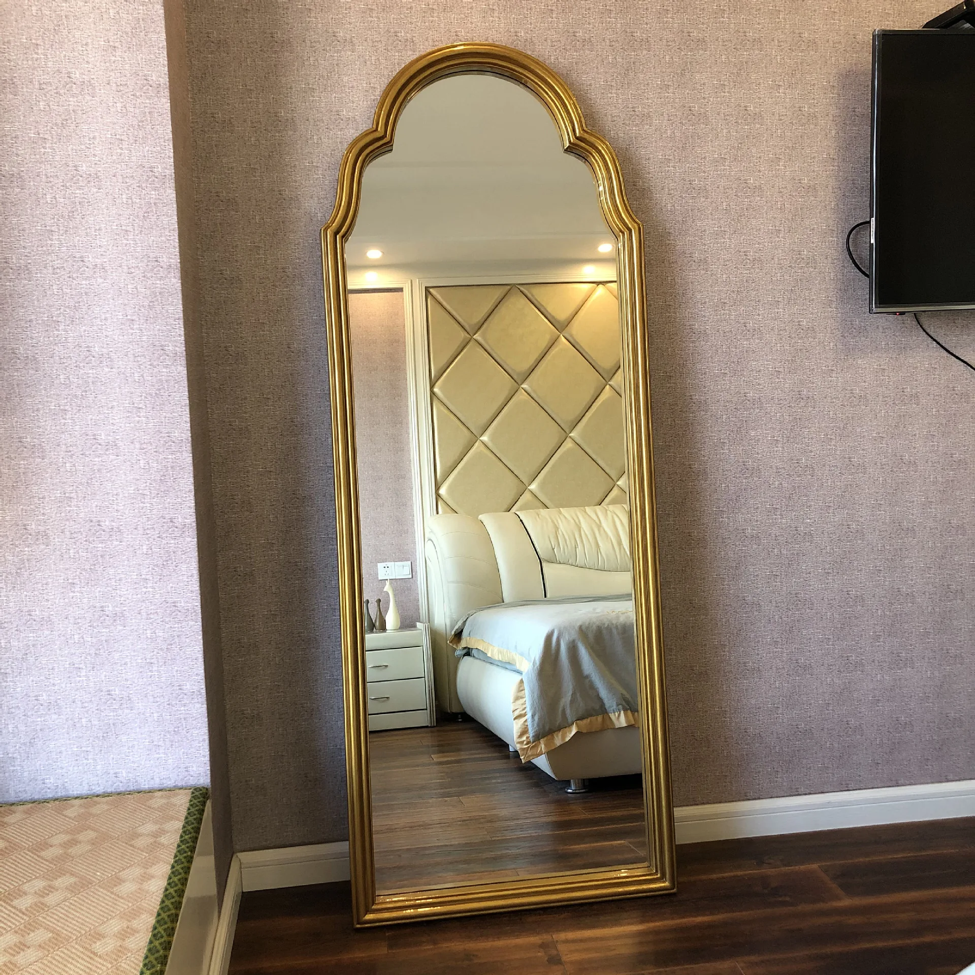 Ground Large Decorative Mirrors Makeup Standing Bohemian Decor Cosmetic Full Body Mirror Vintage Espejo Joyero Home Decor
Ground Large Decorative Mirrors Makeup Standing Bohemian Decor Cosmetic Full Body Mirror Vintage Espejo Joyero Home Decor