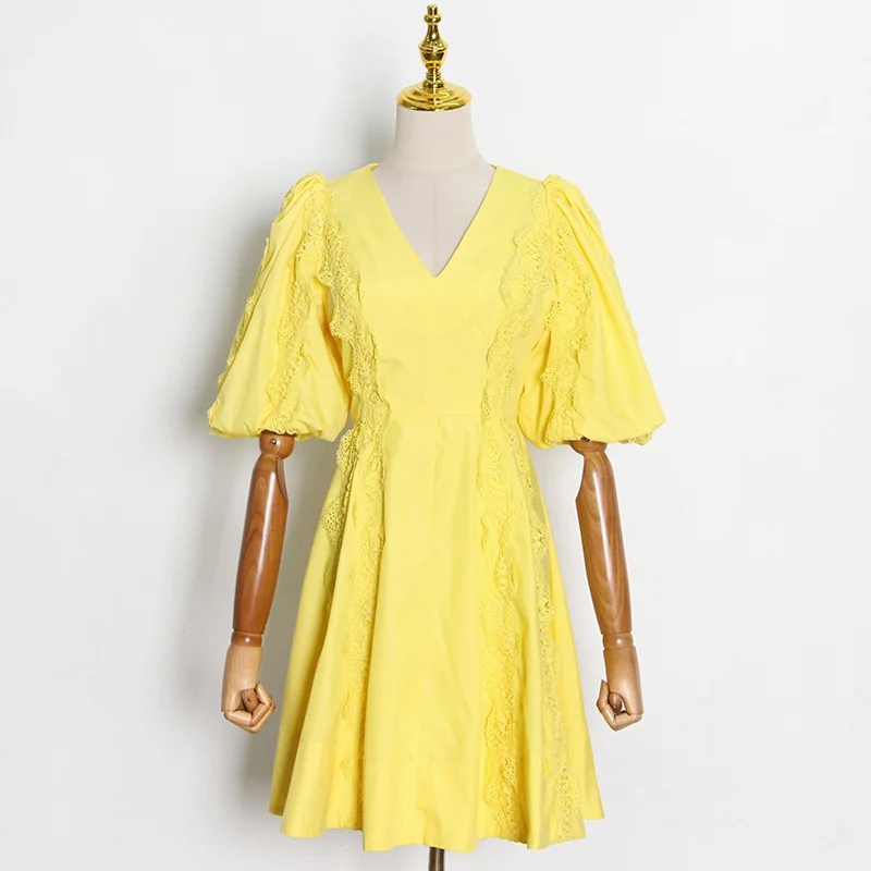SeeBeautiful Hollow Out Lace Stitching Bubble Sleeve Loose Mini A-line Dress V-neck Summer 2022 New Fashion Q324
SeeBeautiful Hollow Out Lace Stitching Bubble Sleeve Loose Mini A-line Dress V-neck Summer 2022 New Fashion Q324