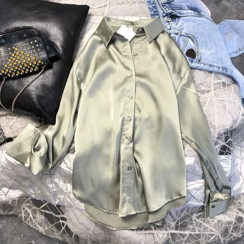 Drape Shirt Ladies 2022 Autumn Solid Color Breathable Long Sleeve Lapel Loose Bottom Korean Style Comfortable Fashion Shirt
Drape Shirt Ladies 2022 Autumn Solid Color Breathable Long Sleeve Lapel Loose Bottom Korean Style Comfortable Fashion Shirt