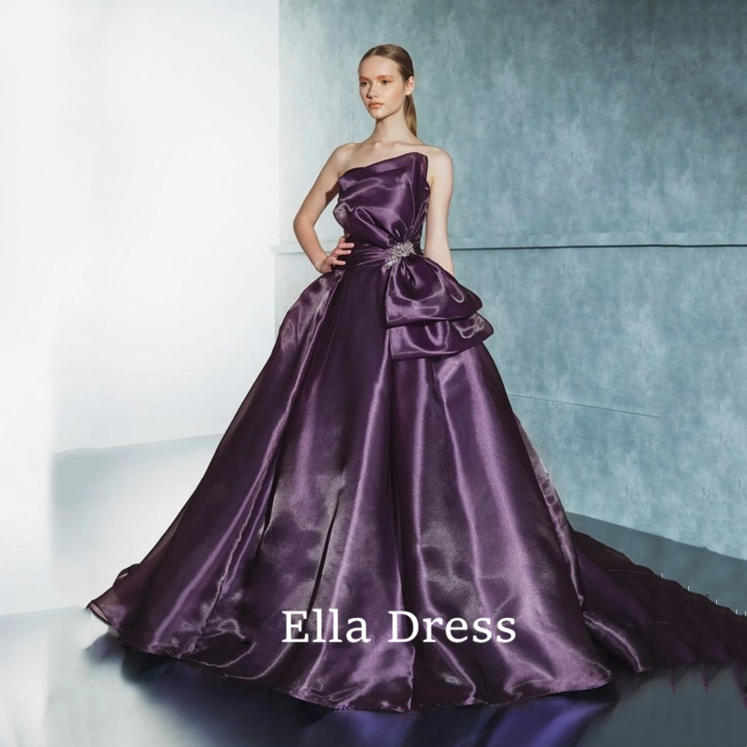Ella A-Line Sweetheart Strapless Silk Satin Sexy Ball Gown Backless Long Wedding Party Dress Women Elegant Luxury Elly Dresses
Ella A-Line Sweetheart Strapless Silk Satin Sexy Ball Gown Backless Long Wedding Party Dress Women Elegant Luxury Elly Dresses