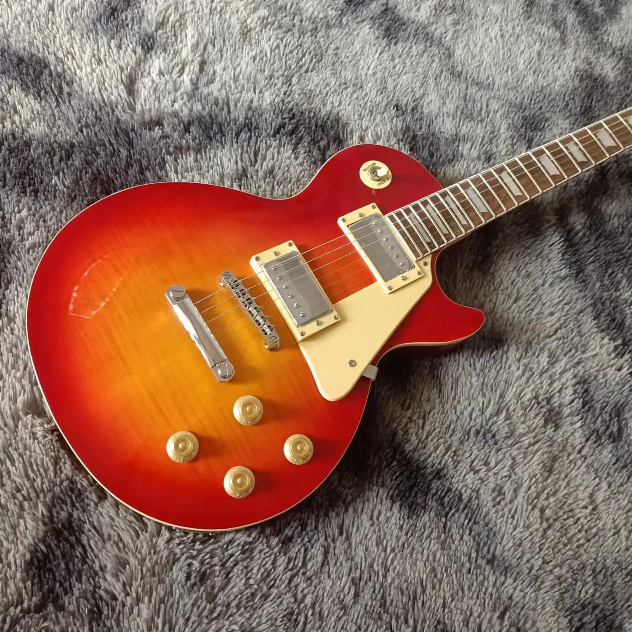 2022!Hot Sale LP Standard Electric Guitar Tiger Striped Maple Top Mahogany Material Free Shipping Chrome Hardware
2022!Hot Sale LP Standard Electric Guitar Tiger Striped Maple Top Mahogany Material Free Shipping Chrome Hardware