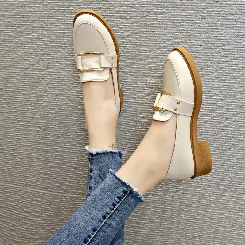 New Women European And American Fashion Womens Shoes Retro Loafers Small Leather Shoes Metal Decoration Single Shoes
New Women European And American Fashion Womens Shoes Retro Loafers Small Leather Shoes Metal Decoration Single Shoes
