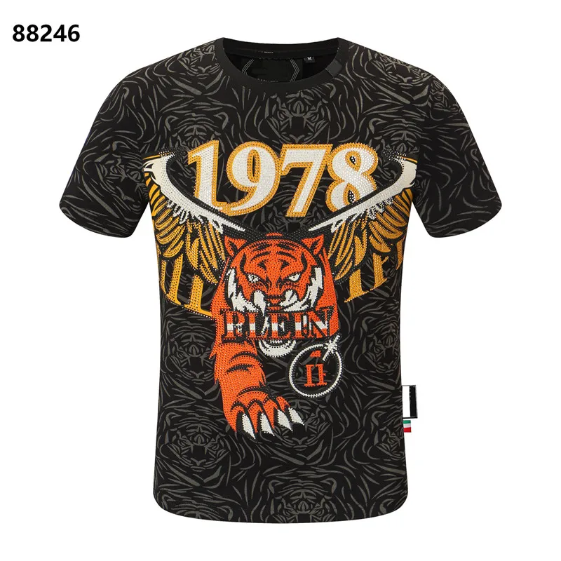 2022 New Summer Fashion Tshirt Men PP Teddy Bear Rhinestones Casual Short-Sleeved Tees Hip Hop O-Neck qp T Shirts Men Clothing
2022 New Summer Fashion Tshirt Men PP Teddy Bear Rhinestones Casual Short-Sleeved Tees Hip Hop O-Neck qp T Shirts Men Clothing