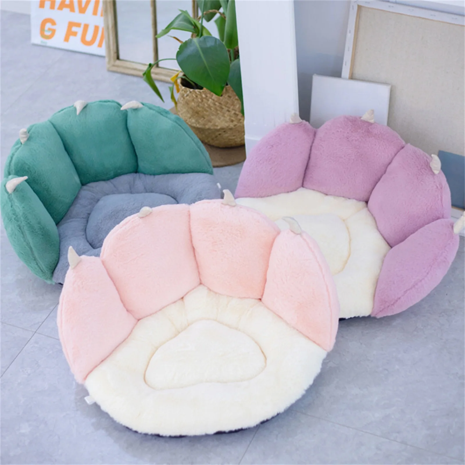 Simulated Cat Paw-Shaped Seating Cushion, Patchwork Back Support Soft Reading/Lounging Comfy Decor Pads for Carpet, Home
Simulated Cat Paw-Shaped Seating Cushion, Patchwork Back Support Soft Reading/Lounging Comfy Decor Pads for Carpet, Home