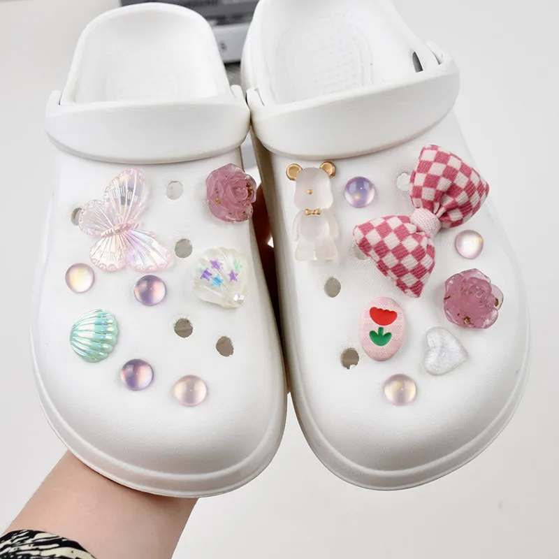 New Hot Selling Shoe Accessories Removable Three-dimensional Shoe Buckle Croc Charms Checkerboard Bow Set Shoe Flower Buckle
New Hot Selling Shoe Accessories Removable Three-dimensional Shoe Buckle Croc Charms Checkerboard Bow Set Shoe Flower Buckle