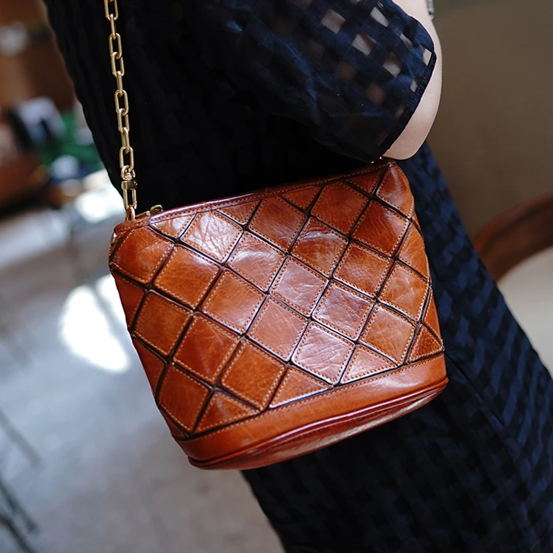 AETOO Custom plant-tanned cowhide niche vintage high - class sense large capacity leather everything casual single shoulder Tot 
AETOO Custom plant-tanned cowhide niche vintage high - class sense large capacity leather everything casual single shoulder Tot