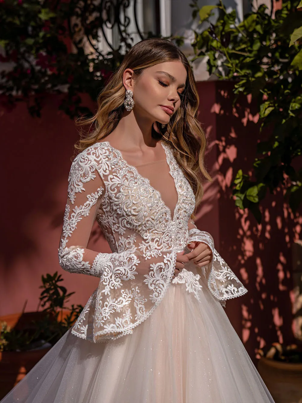 

Charming Princess A Line Wedding Dress For Women 2023 Flare Sleeves Sexy Sheer Neck Robe De Mariee Lace Appliques Bridal Gowns