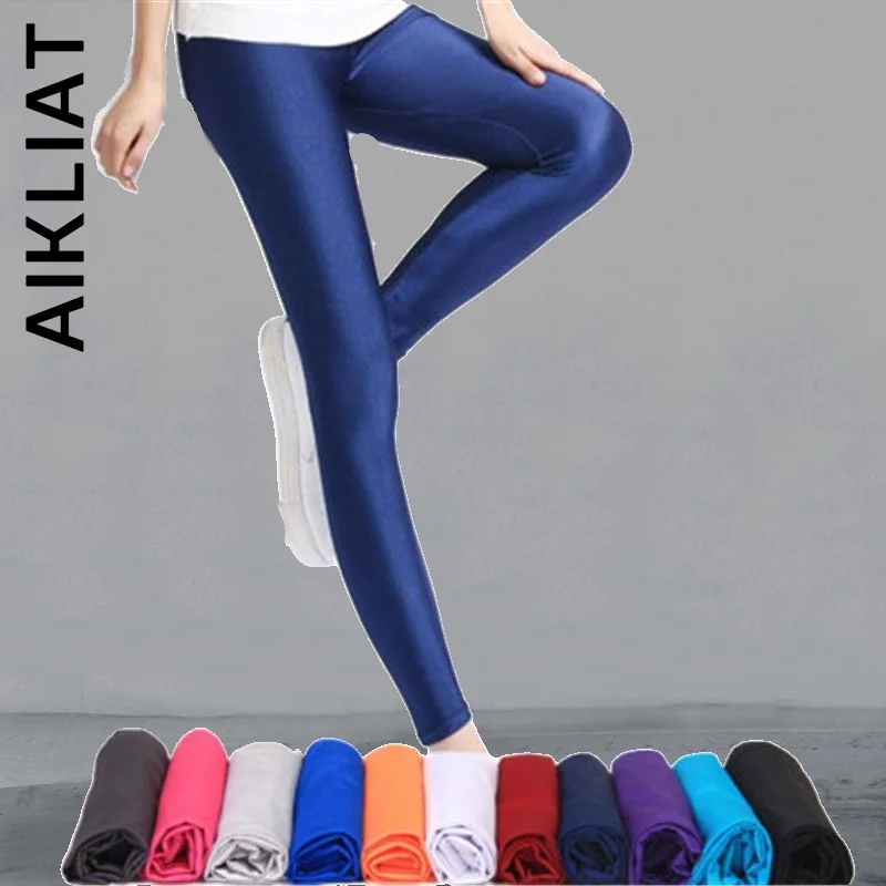 Женские блестящие леггинсы Aikliat, эластичные повседневные брюки, однотонные флуоресцентные блестящие леггинсы из спандекса
Женские блестящие леггинсы Aikliat, эластичные повседневные брюки, однотонные флуоресцентные блестящие леггинсы из спандекса