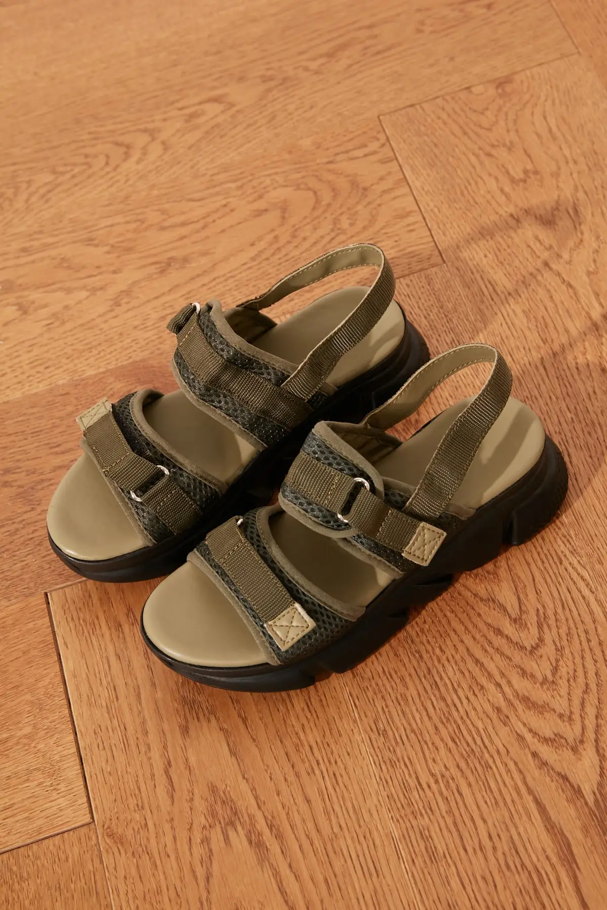 Trendyol Women Sandals TAKSS21SD0024 sandalias sandales femmes été босоножки женские 2021 sandalias de las mujeres
Trendyol Women Sandals TAKSS21SD0024 sandalias sandales femmes été босоножки женские 2021 sandalias de las mujeres