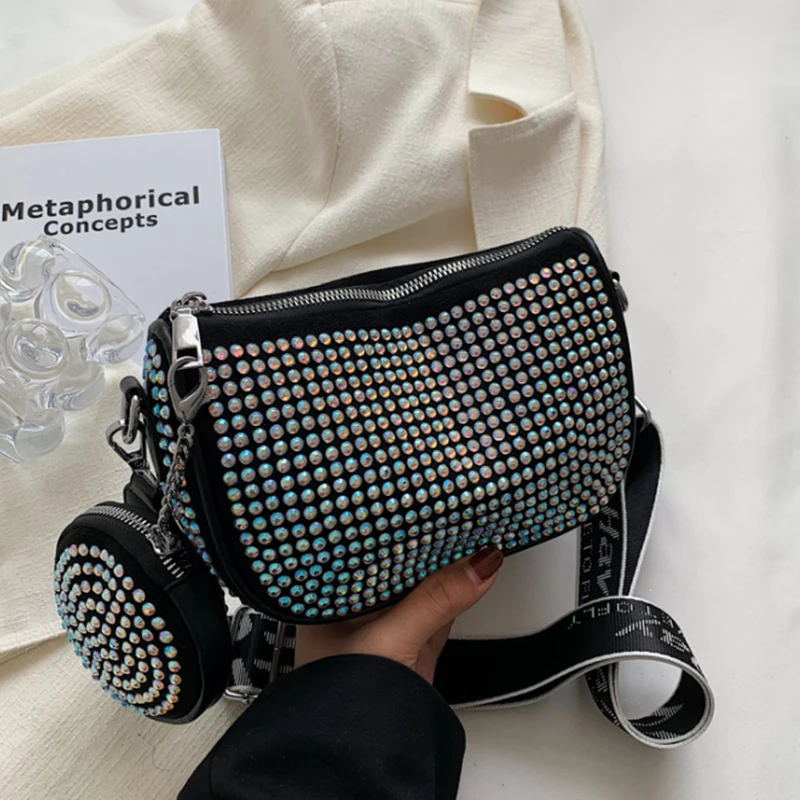 Роскошные дизайнерские сумки через плечо с блестящими стразами для женщин, лето 2022, модные кошельки, женские дорожные сумки для покупок
Роскошные дизайнерские сумки через плечо с блестящими стразами для женщин, лето 2022, модные кошельки, женские дорожные сумки для покупок