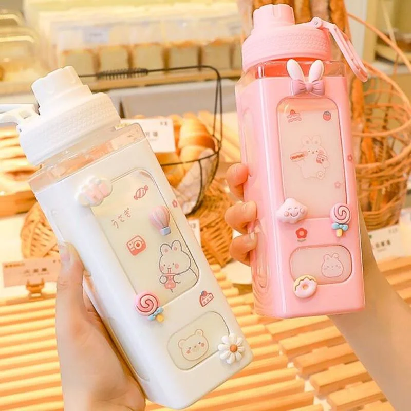 700 мл/900 мл Kawaii бутылка для воды для девочек с Крышкой соломенная наклейка пластиковый сок молоко портативный стакан посуда для напитков стакан
700 мл/900 мл Kawaii бутылка для воды для девочек с Крышкой соломенная наклейка пластиковый сок молоко портативный стакан посуда для напитков стакан