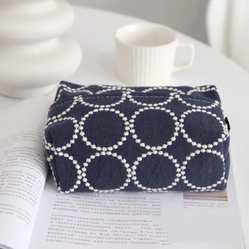 Japanese Style Vintage Textile Cloth Tissue Box Cover Holder Cotton And Linen Embroidery Pumping Paper Storage for Home Deco
Japanese Style Vintage Textile Cloth Tissue Box Cover Holder Cotton And Linen Embroidery Pumping Paper Storage for Home Deco