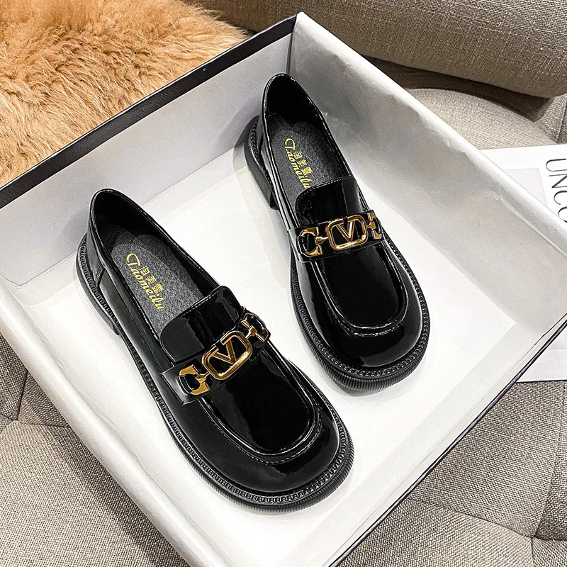 Spring 2022 Women British style retro platform shoes Fashion brand designed black casual single shoes Free shipping
Spring 2022 Women British style retro platform shoes Fashion brand designed black casual single shoes Free shipping