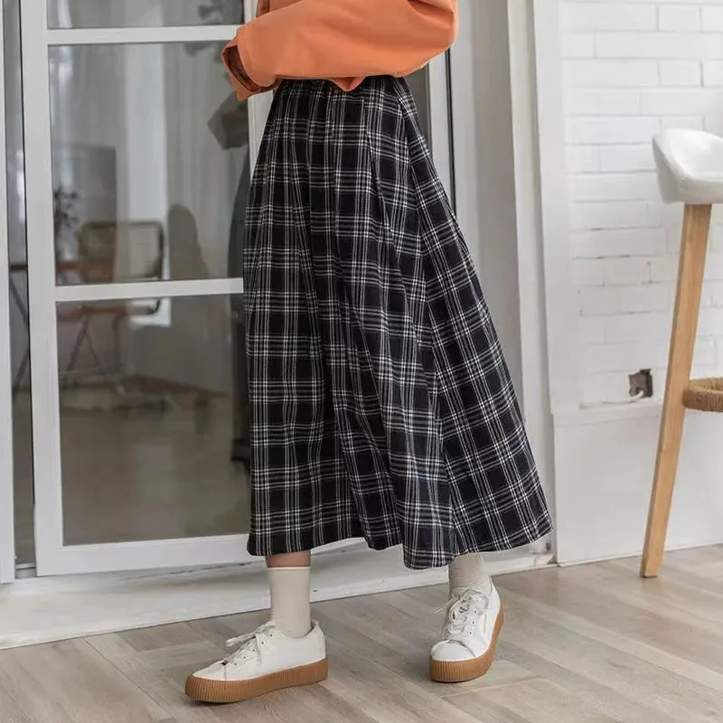 Zoki College Style High Waist Plaid Pleated Skirt Women Vintage Casual All Match A Line Midi Skirts Harajuku Japanese Streetwear
Zoki College Style High Waist Plaid Pleated Skirt Women Vintage Casual All Match A Line Midi Skirts Harajuku Japanese Streetwear