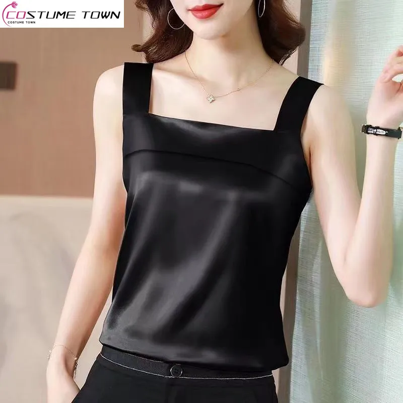 Spring and Summer 2023 New Korean Style Suit with Vest Underneath Design Feeling Wearing Satin Suspender Outside
Spring and Summer 2023 New Korean Style Suit with Vest Underneath Design Feeling Wearing Satin Suspender Outside