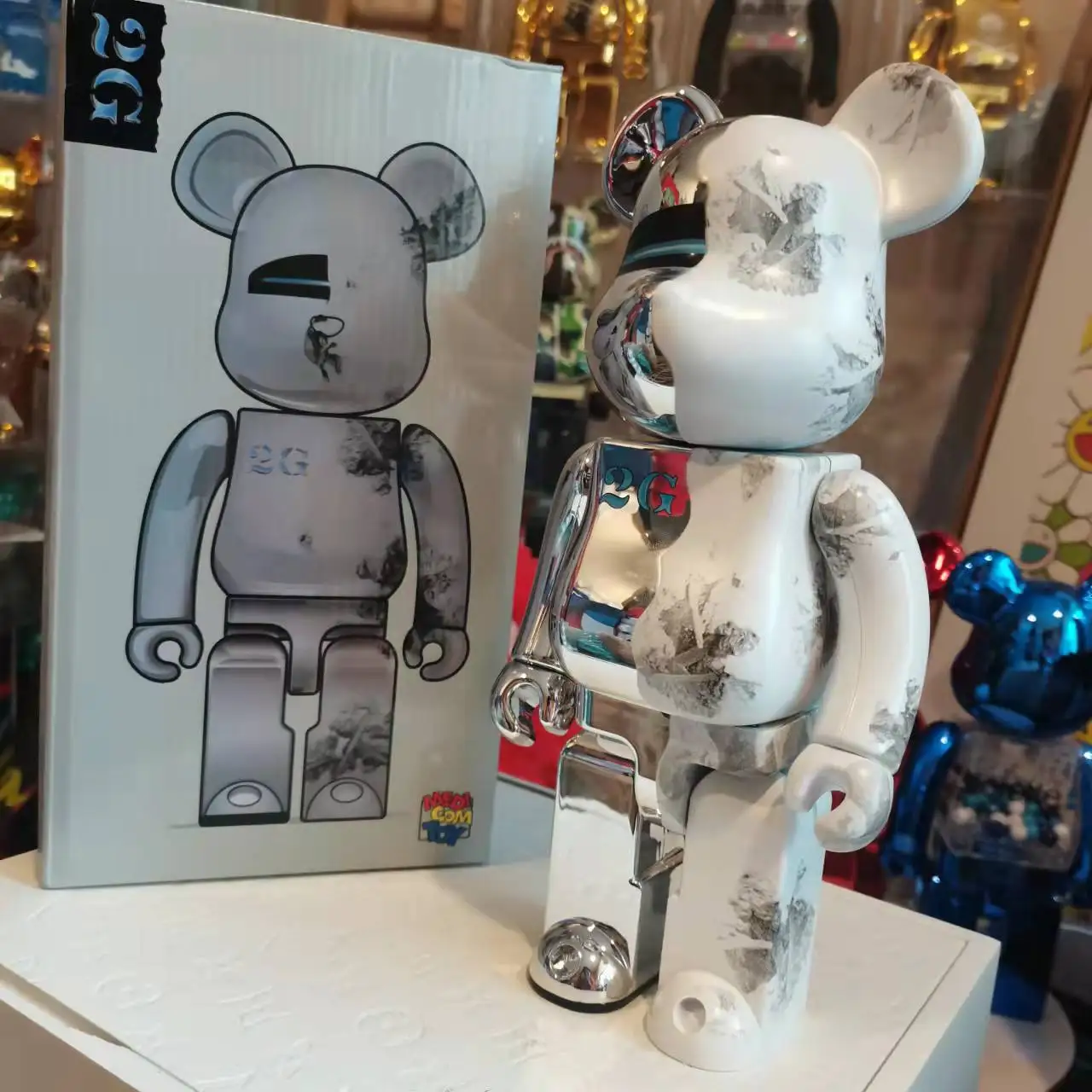 Bearbrick400% graffiti-style Trendy toys BE@RBRICK 28cm Valentine's Day penguin goose decoration decoration tide play hand-made
Bearbrick400% graffiti-style Trendy toys BE@RBRICK 28cm Valentine's Day penguin goose decoration decoration tide play hand-made