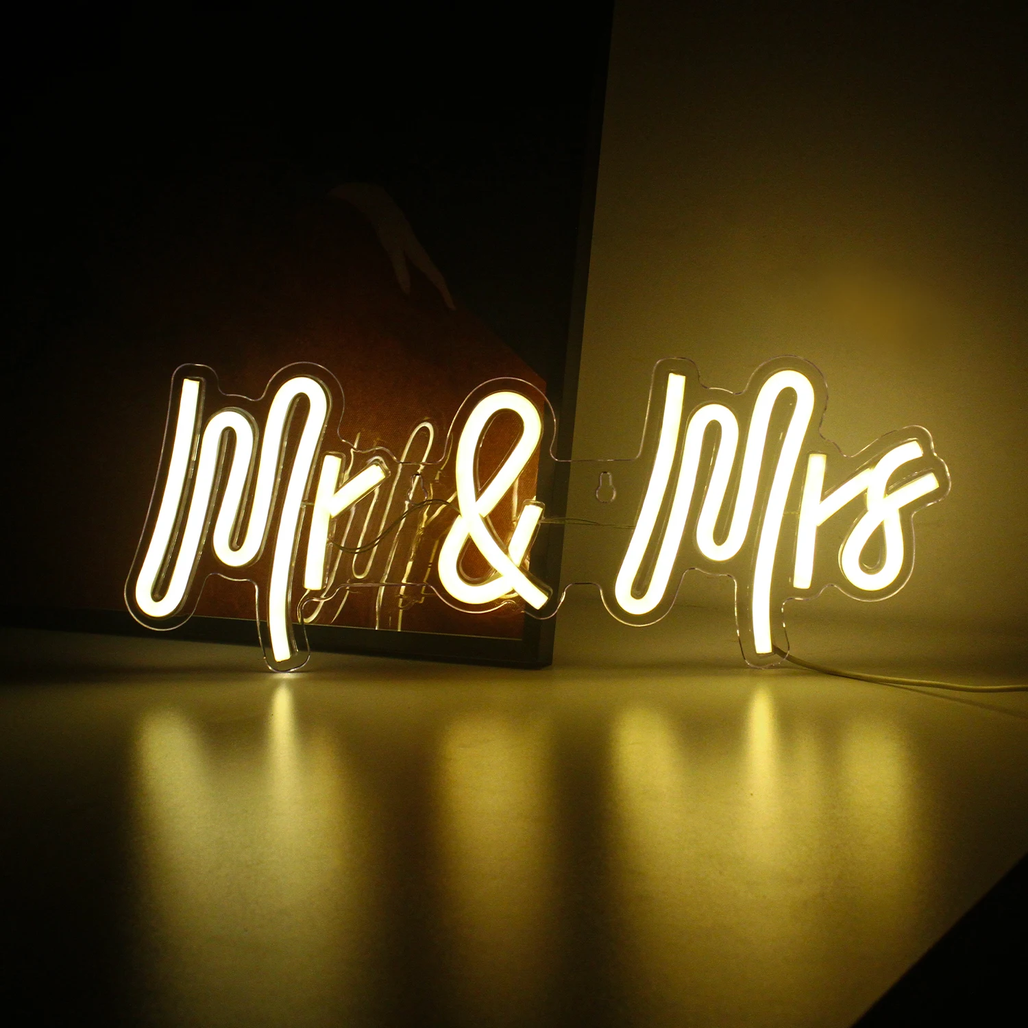 CHUANGQI Neon Sign Custom Mr And Mrs Wedding Bar Club Warm White for Girl Gift Apartment Anniversary Bedroom Home Wall Decor
CHUANGQI Neon Sign Custom Mr And Mrs Wedding Bar Club Warm White for Girl Gift Apartment Anniversary Bedroom Home Wall Decor
