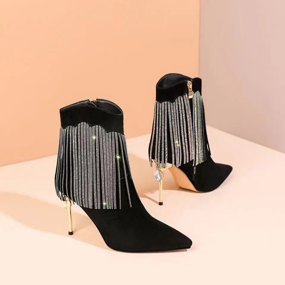 Light Luxury Tassel Rhinestone Short Boots Women's Fine Heel Genuine Leather High Heels Dinner Fashion Boots High End Fashion
Light Luxury Tassel Rhinestone Short Boots Women's Fine Heel Genuine Leather High Heels Dinner Fashion Boots High End Fashion
