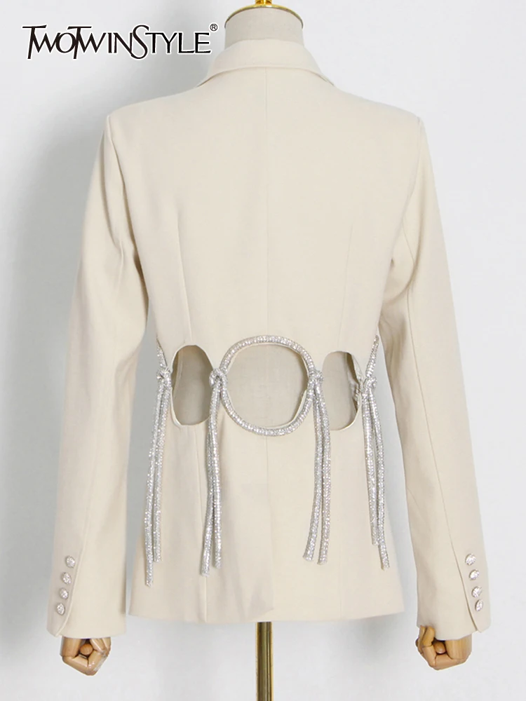 TWOTWINSTYLE High Street Hollow Women's Blazers Notched Long Sleeve Single Breasted Coats Female Fashion Clothing 2022 New Style
TWOTWINSTYLE High Street Hollow Women's Blazers Notched Long Sleeve Single Breasted Coats Female Fashion Clothing 2022 New Style