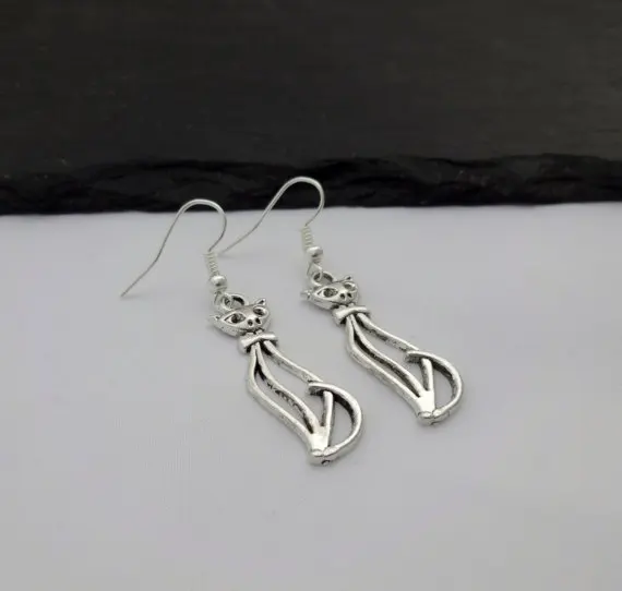 New Products Hot Selling Fashion Trend Jewelry Simple Natural Wind Hollow Cat Pendant Earring Jewelry
New Products Hot Selling Fashion Trend Jewelry Simple Natural Wind Hollow Cat Pendant Earring Jewelry