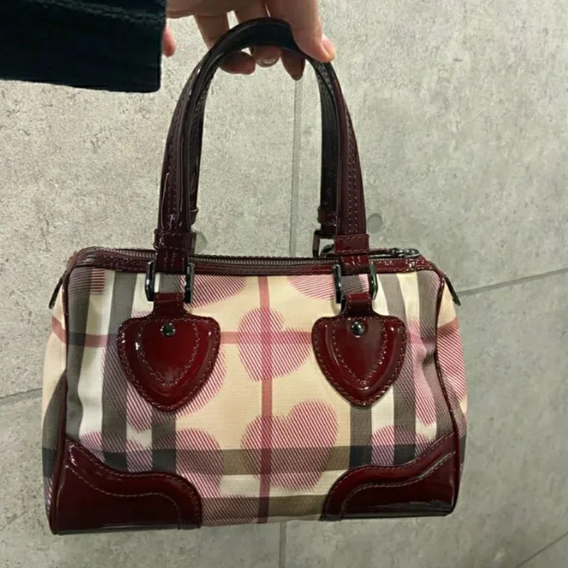 

MBTI 2022 New Handbags for Women Cute Cherry Red Small Tote Japanese Kawaii Heart Top Handle Bags Vintage Pillow Baguette Bag