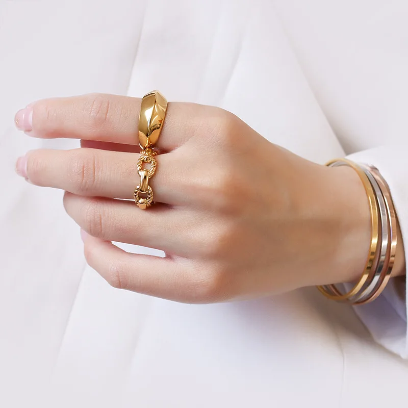 Niche Design Sense Ring European American Cool Ins Wind Ring Creative Line Ring Art Double Circle Ring
Niche Design Sense Ring European American Cool Ins Wind Ring Creative Line Ring Art Double Circle Ring