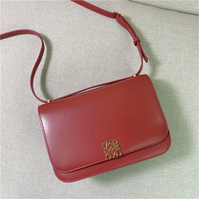 2022 New Retro Cow Leather Metal Buckle Cowhide Tofu Bag Small Square Bag Shoulder Messenger Flap Armpit Bag Grand Sac Femme Cc
2022 New Retro Cow Leather Metal Buckle Cowhide Tofu Bag Small Square Bag Shoulder Messenger Flap Armpit Bag Grand Sac Femme Cc