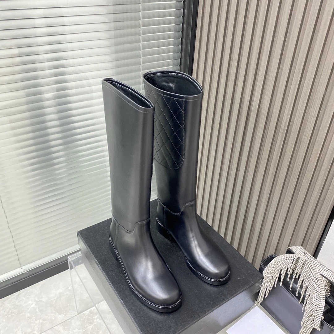 Stylish 2023 Women's New Genuine Leather Long Boots | Cowhide Exterior Sheepskin Interior | Sizes 35-40
Stylish 2023 Women's New Genuine Leather Long Boots | Cowhide Exterior Sheepskin Interior | Sizes 35-40