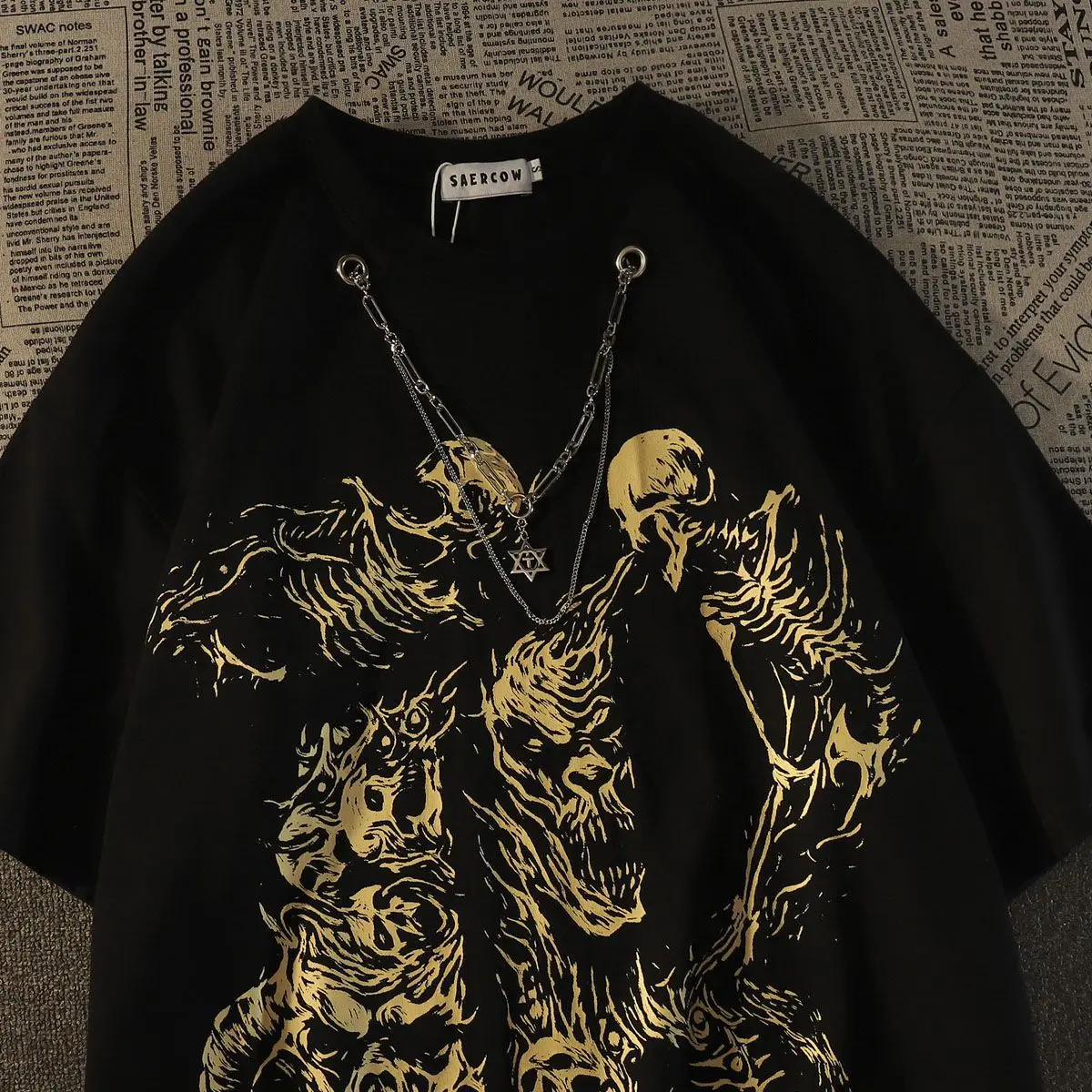 American Y2K Street Gothic Print Graphic T shirt Harajuku Men and Women Loose Hip Hop Personality Lazy Short Sleeve top
American Y2K Street Gothic Print Graphic T shirt Harajuku Men and Women Loose Hip Hop Personality Lazy Short Sleeve top
