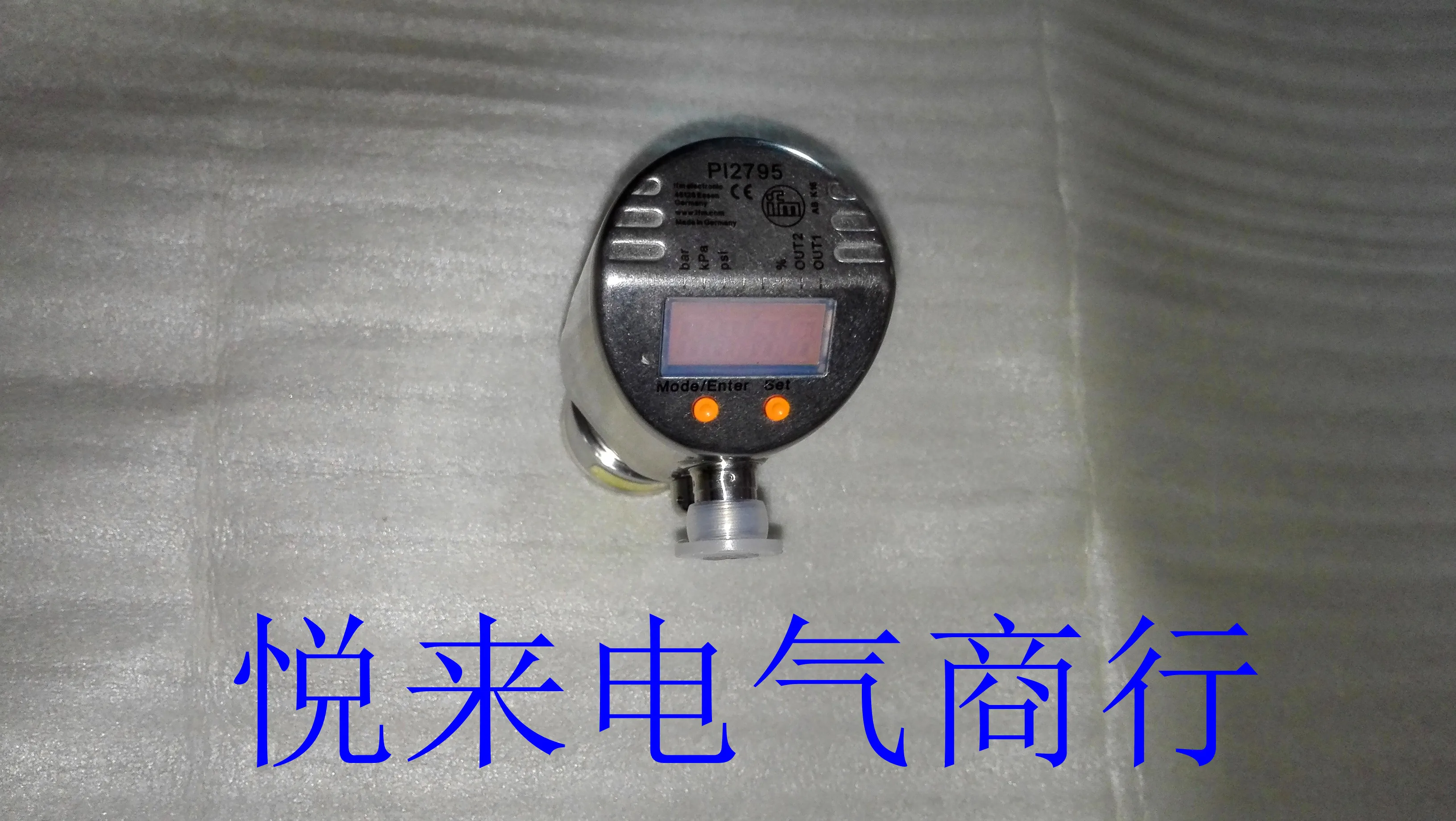 Yifu Gate PI2795 brand new genuine IFM Yifu Gate pressure sensor PI2795 spot special price! 
Yifu Gate PI2795 brand new genuine IFM Yifu Gate pressure sensor PI2795 spot special price!