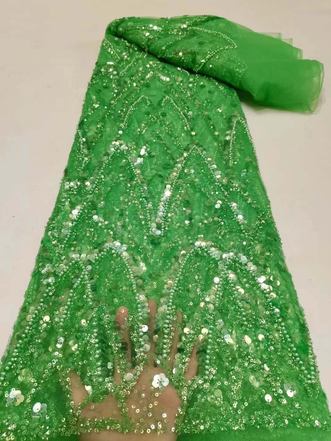 2022 Luxury French Embroidery Sequins Beaded Lace Fabric 5 Yards Crafts Clothes Material Sewing For Nigerian Wedding Party Dress
2022 Luxury French Embroidery Sequins Beaded Lace Fabric 5 Yards Crafts Clothes Material Sewing For Nigerian Wedding Party Dress