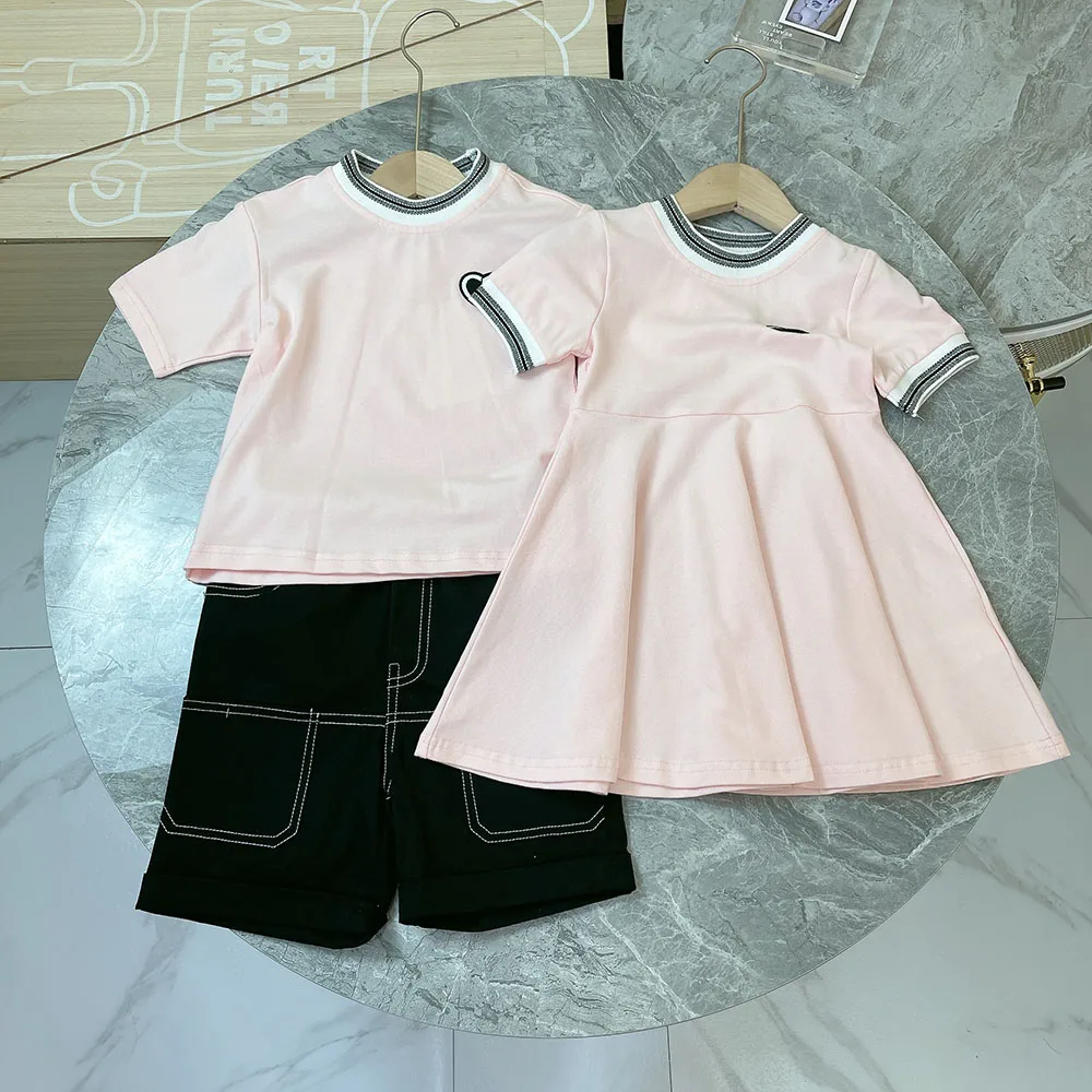Designer children's wear boys' short sleeved T-shirt + casual shorts 2022 summer new girls' casual Pleated Dress Princess Dress
Designer children's wear boys' short sleeved T-shirt + casual shorts 2022 summer new girls' casual Pleated Dress Princess Dress