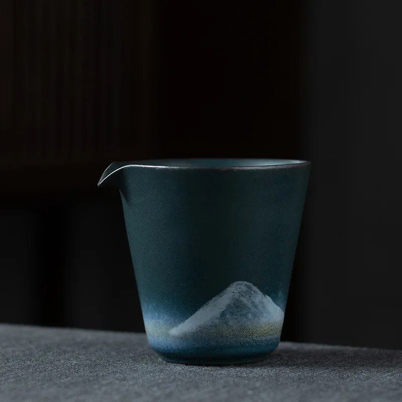 Ink Ware of The Late-Ming and Early-Qing Dynasties Pitcher Manual Vintage Ceramic Tea Pot Gong Bei Fair Cup Kung Fu Tea Chahai
Ink Ware of The Late-Ming and Early-Qing Dynasties Pitcher Manual Vintage Ceramic Tea Pot Gong Bei Fair Cup Kung Fu Tea Chahai