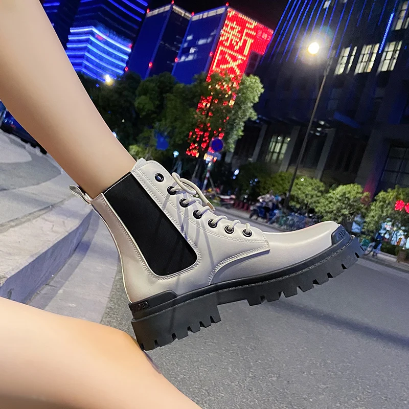 PU Stitching Elastic Cloth Lace Hot Selling Boots Wear-Resistant Non-Slip Thick Sole Fashion Color Matching Ankle Boots
PU Stitching Elastic Cloth Lace Hot Selling Boots Wear-Resistant Non-Slip Thick Sole Fashion Color Matching Ankle Boots
