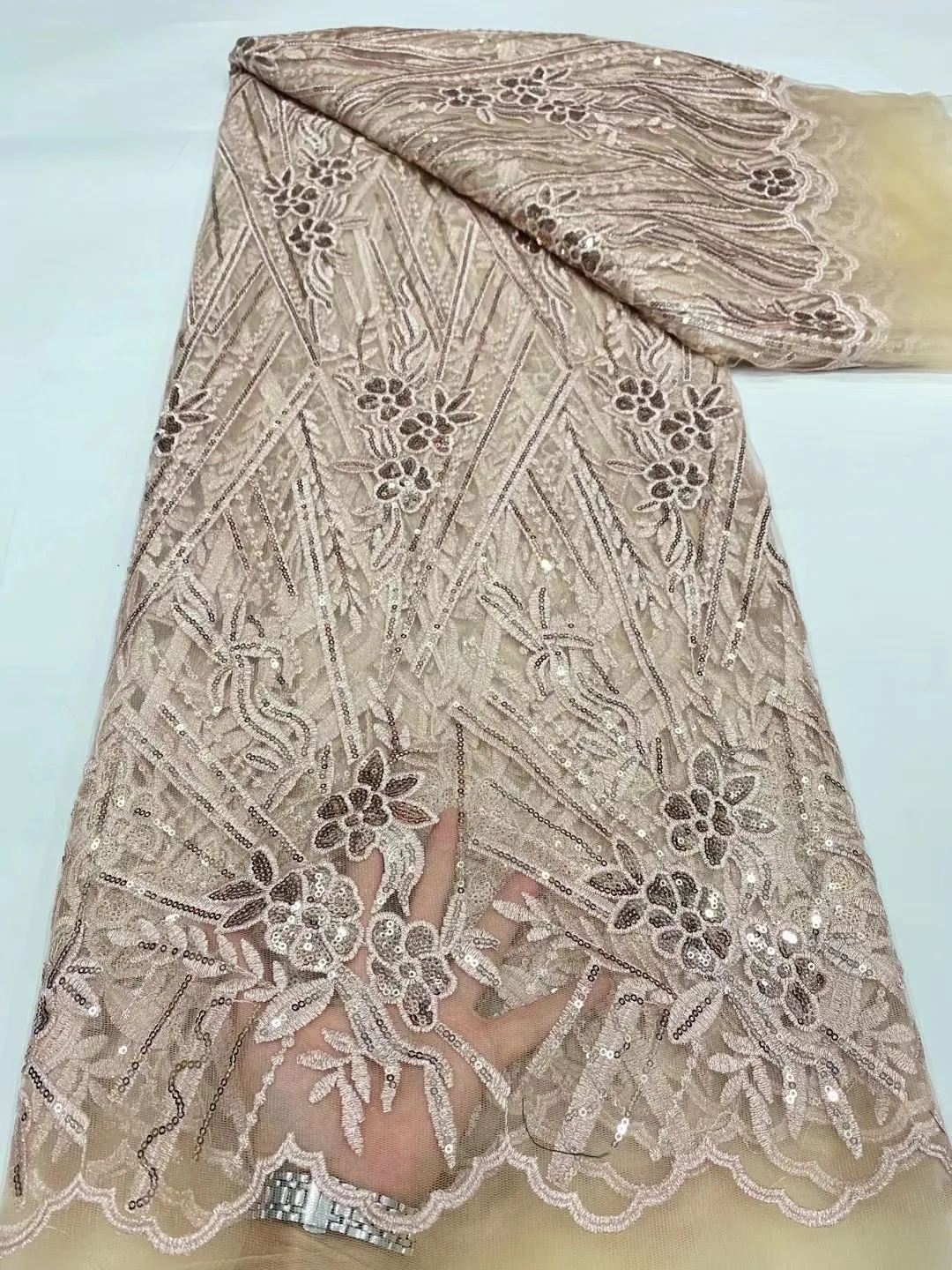 2023 French High Quality Sequins Mesh Lace Fabric African 5 Yards Tulle Embroidery Lace Fabric For Women Birthday Party Dresses
2023 French High Quality Sequins Mesh Lace Fabric African 5 Yards Tulle Embroidery Lace Fabric For Women Birthday Party Dresses