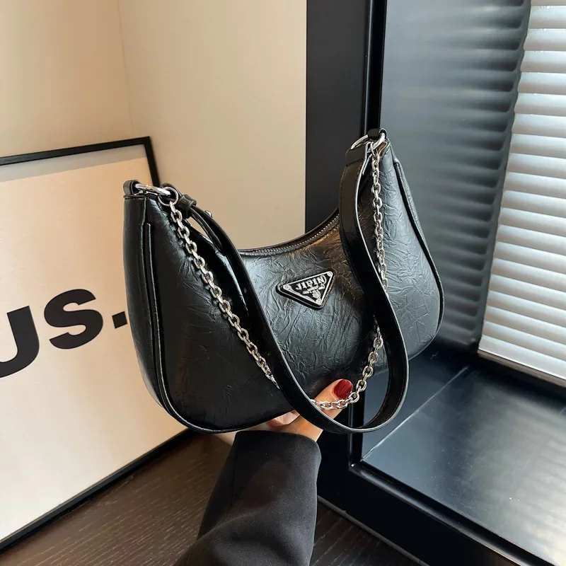 2023 new high-end sense of foreign style niche design bag female popular cross-body bag single shoulder underarm bag
2023 new high-end sense of foreign style niche design bag female popular cross-body bag single shoulder underarm bag
