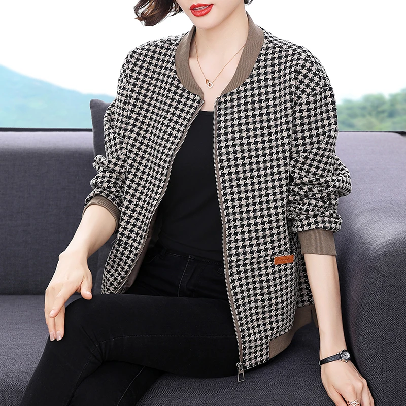 New 2022 Autumn Fashion houndstooth Baseball Uniform Jacket Women Long Sleeve Loose Casual Short Cardigan Jacket Female OverCoat
New 2022 Autumn Fashion houndstooth Baseball Uniform Jacket Women Long Sleeve Loose Casual Short Cardigan Jacket Female OverCoat