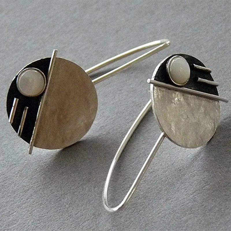 Tribal Two Tone Metal Long Hook Earrings Vintage Antique Silver Color Black Coating Opal Beads Stone Hanging Earrings
Tribal Two Tone Metal Long Hook Earrings Vintage Antique Silver Color Black Coating Opal Beads Stone Hanging Earrings